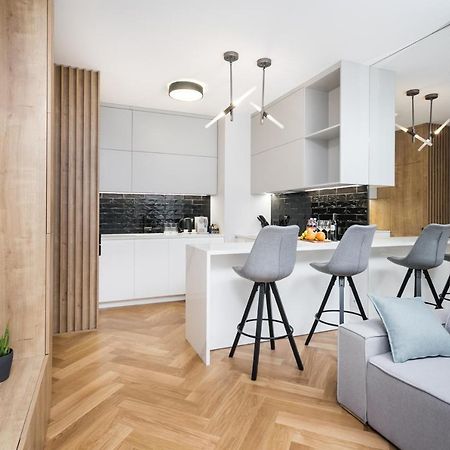 Luxury Apartments Mennica Residence - Golden Apartments - City Center Warszawa Exteriör bild