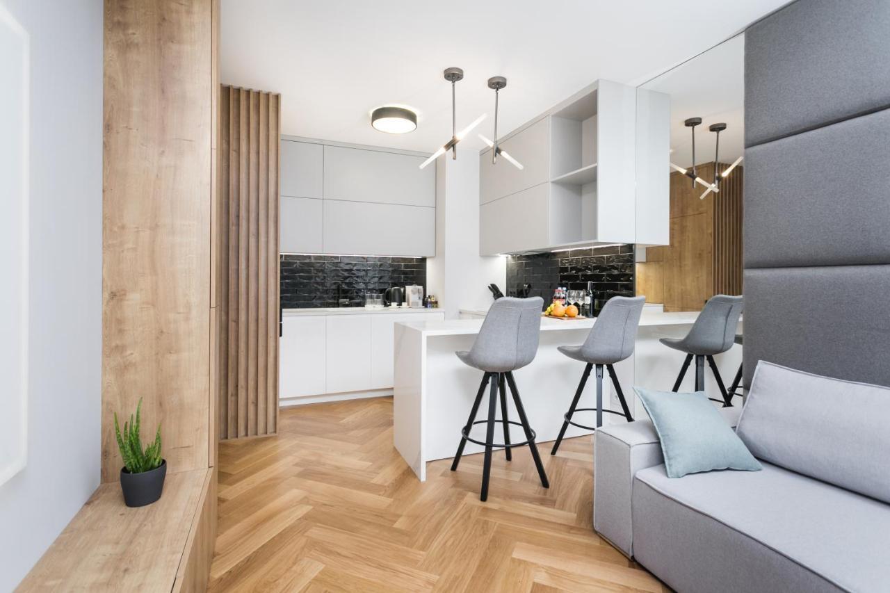 Luxury Apartments Mennica Residence - Golden Apartments - City Center Warszawa Exteriör bild